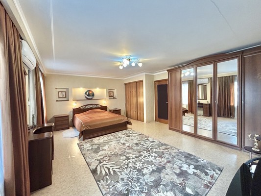 Продам трехкомнатную (3-комн.) квартиру, Калинина ул, 89, Пенза г