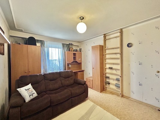 Продам трехкомнатную (3-комн.) квартиру, Калинина ул, 89, Пенза г
