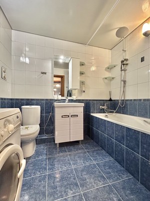 Продам трехкомнатную (3-комн.) квартиру, Калинина ул, 89, Пенза г