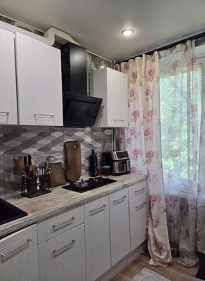 Продам двухкомнатную (2-комн.) квартиру, Зелёный пр-кт, 73, Москва г