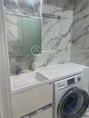 Продам двухкомнатную (2-комн.) квартиру, Лавровая (Центральный р-н) ул, 1Б, Сочи г
