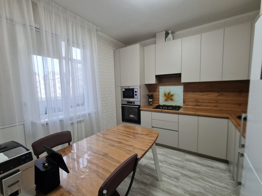 Продам трехкомнатную (3-комн.) квартиру, Объездная ул, 8, Ханты-Мансийск г