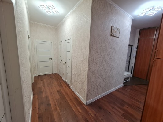 Продам трехкомнатную (3-комн.) квартиру, Объездная ул, 8, Ханты-Мансийск г