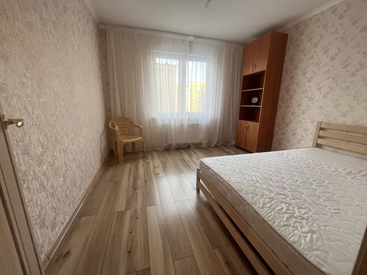 Сдам трехкомнатную (3-комн.) квартиру, Дзержинского ул, 168кг, Калининград г