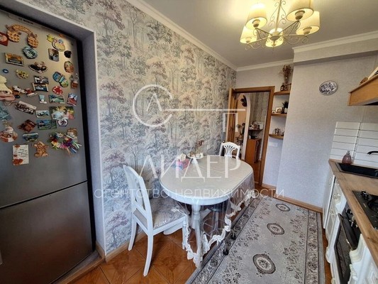 Продам трехкомнатную (3-комн.) квартиру, Вишневая ул, 20, Верхний Юрт с