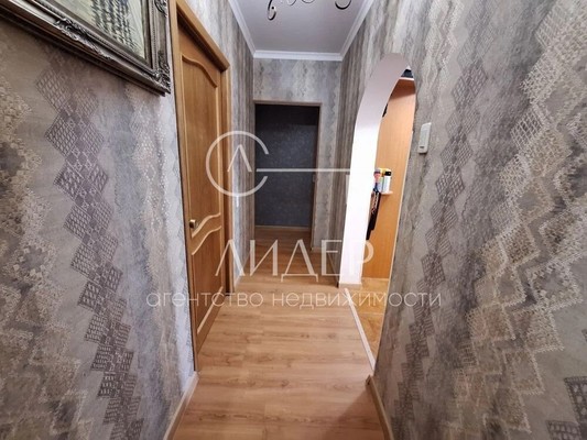 Продам трехкомнатную (3-комн.) квартиру, Вишневая ул, 20, Верхний Юрт с