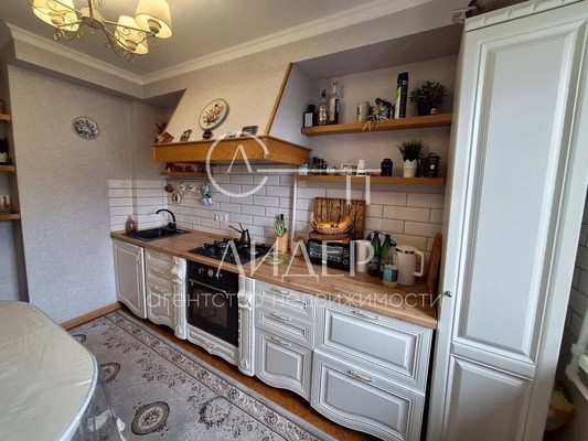 Продам трехкомнатную (3-комн.) квартиру, Вишневая ул, 20, Верхний Юрт с