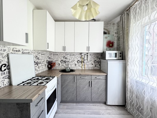 Продам двухкомнатную (2-комн.) квартиру, Клинцовская ул, 69, Брянск г