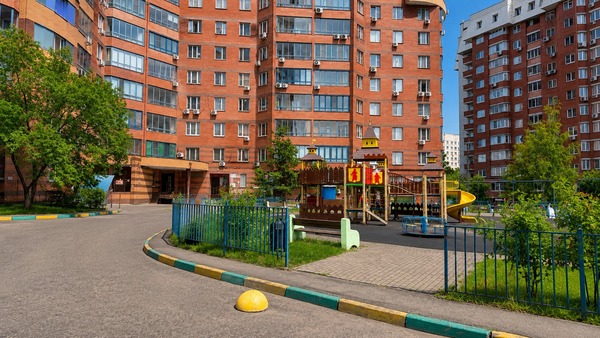 Продам трехкомнатную (3-комн.) квартиру, Юбилейный пр-кт, 1к2, Химки г