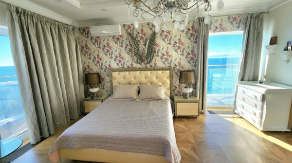 Продам трехкомнатную (3-комн.) квартиру, Черноморская (Хостинский р-н) ул, 10, Сочи г