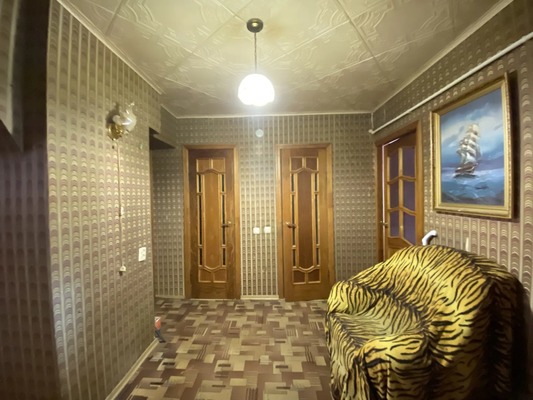 Продам трехкомнатную (3-комн.) квартиру, Калинина ул, 118б, Тихорецк г