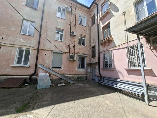 Продам двухкомнатную (2-комн.) квартиру, Октябрьская ул, 14, Тихорецк г