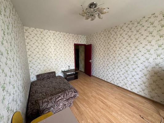 Продам трехкомнатную (3-комн.) квартиру, Комсомольский пр-кт, 24к2, Люберцы г