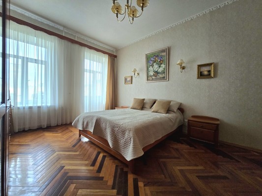 Продам трехкомнатную (3-комн.) квартиру, Шпалерная ул, 30, Санкт-Петербург г
