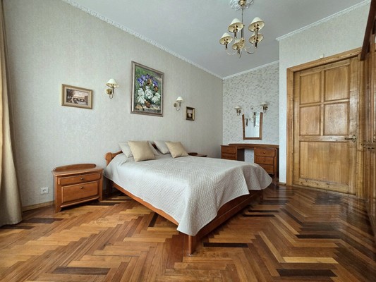 Продам трехкомнатную (3-комн.) квартиру, Шпалерная ул, 30, Санкт-Петербург г