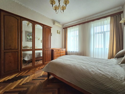 Продам трехкомнатную (3-комн.) квартиру, Шпалерная ул, 30, Санкт-Петербург г