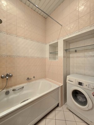 Продам трехкомнатную (3-комн.) квартиру, Шпалерная ул, 30, Санкт-Петербург г