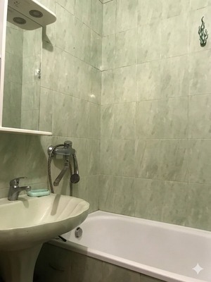 Продам двухкомнатную (2-комн.) квартиру, Ленина б-р, 15/1, Симферополь г