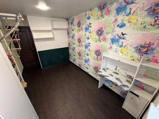 Продам трехкомнатную (3-комн.) квартиру, Октябрьский пр-кт, 40, Комсомольск-на-Амуре г