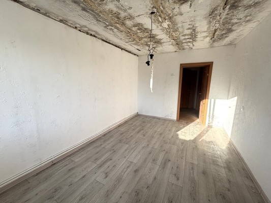 Продам двухкомнатную (2-комн.) квартиру, Ленина ул, 15, Стахановка с