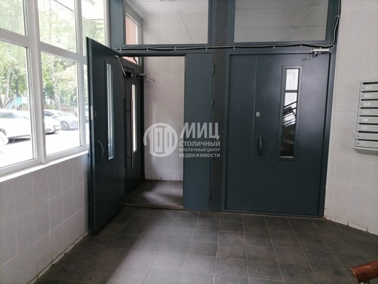 Продам однокомнатную (1-комн.) квартиру, Россошанский проезд, 4к1, Москва г