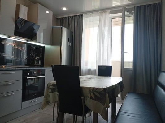 Продам двухкомнатную (2-комн.) квартиру, Авиаторов Балтики пр-кт, 19, Мурино п
