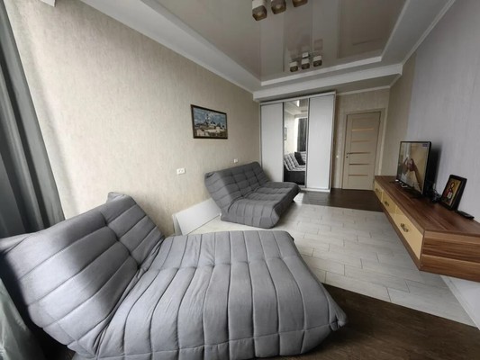 Сдам двухкомнатную (2-комн.) квартиру, Курортная ул, 14а, Геленджик г