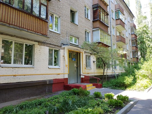 Продам двухкомнатную (2-комн.) квартиру, Никитинская ул, 27к2, Москва г