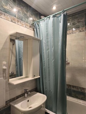Продам двухкомнатную (2-комн.) квартиру, Никитинская ул, 27к2, Москва г