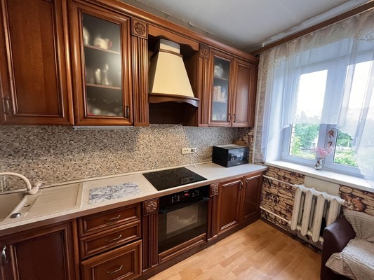 Продам трехкомнатную (3-комн.) квартиру, Советская ул, 52к6, Голицыно г