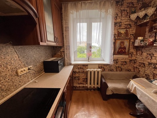 Продам трехкомнатную (3-комн.) квартиру, Советская ул, 52к6, Голицыно г