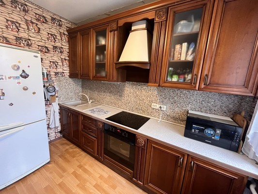 Продам трехкомнатную (3-комн.) квартиру, Советская ул, 52к6, Голицыно г