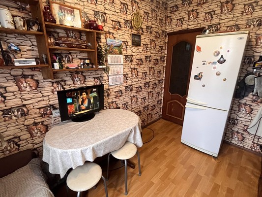 Продам трехкомнатную (3-комн.) квартиру, Советская ул, 52к6, Голицыно г