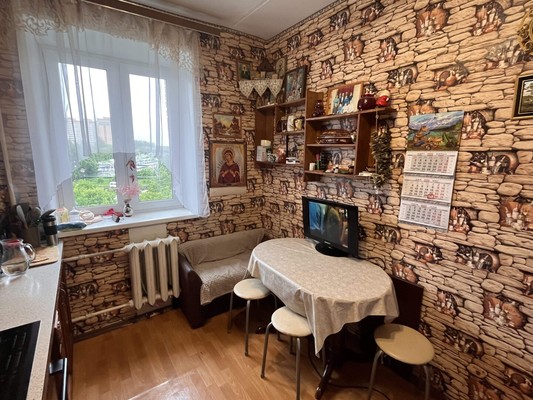 Продам трехкомнатную (3-комн.) квартиру, Советская ул, 52к6, Голицыно г