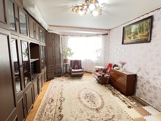 Продам трехкомнатную (3-комн.) квартиру, Советская ул, 52к6, Голицыно г