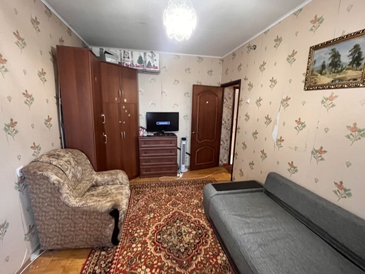 Продам трехкомнатную (3-комн.) квартиру, Советская ул, 52к6, Голицыно г