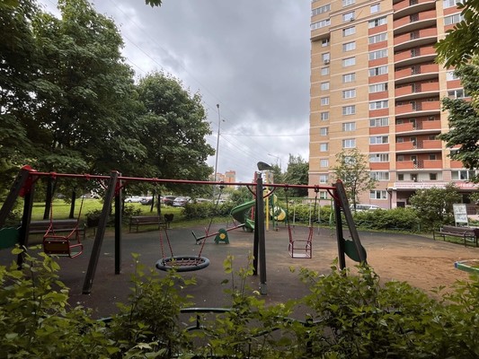 Продам трехкомнатную (3-комн.) квартиру, Советская ул, 52к6, Голицыно г