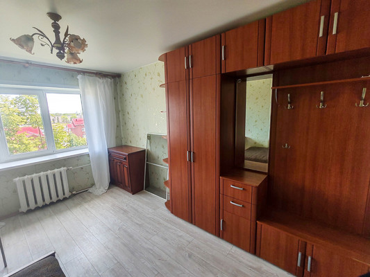 Продам комнату в 6-комн. квартире, Великая ул, 3, Великий Новгород г