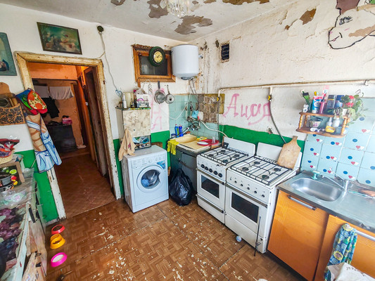 Продам комнату в 6-комн. квартире, Великая ул, 3, Великий Новгород г