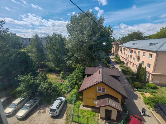 Продам комнату в 6-комн. квартире, Великая ул, 3, Великий Новгород г