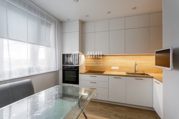 Продам трехкомнатную (3-комн.) квартиру, Донелайтиса проезд, 25, Москва г