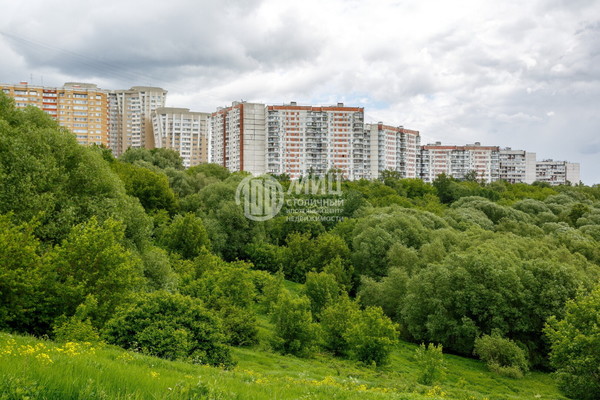 Продам трехкомнатную (3-комн.) квартиру, Донелайтиса проезд, 25, Москва г
