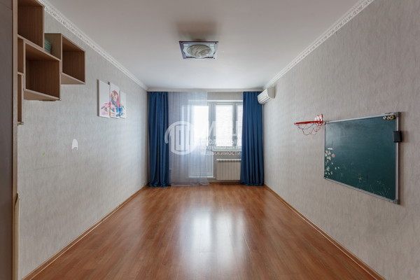 Продам трехкомнатную (3-комн.) квартиру, Донелайтиса проезд, 25, Москва г
