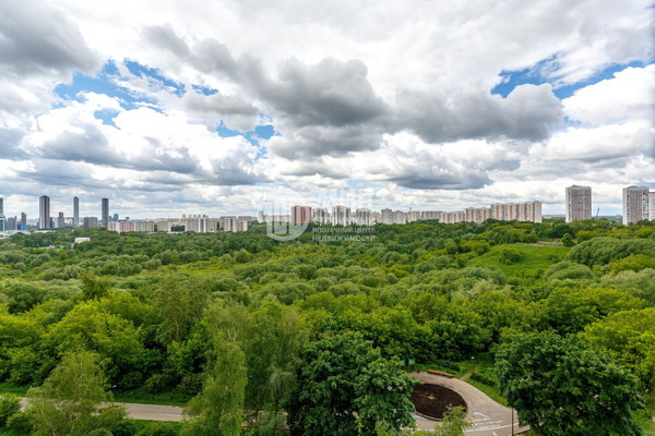 Продам трехкомнатную (3-комн.) квартиру, Донелайтиса проезд, 25, Москва г