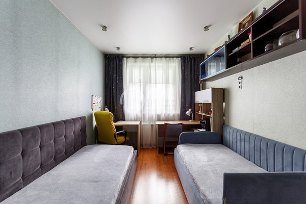Продам трехкомнатную (3-комн.) квартиру, Донелайтиса проезд, 25, Москва г