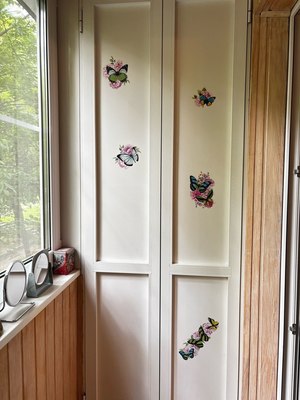 Продам трехкомнатную (3-комн.) квартиру, Черноморский б-р, 4, Москва г