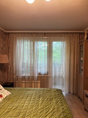 Продам трехкомнатную (3-комн.) квартиру, Черноморский б-р, 4, Москва г