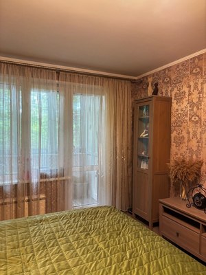 Продам трехкомнатную (3-комн.) квартиру, Черноморский б-р, 4, Москва г