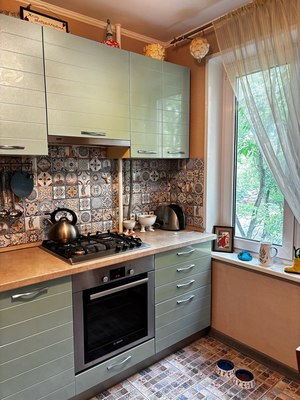Продам трехкомнатную (3-комн.) квартиру, Черноморский б-р, 4, Москва г