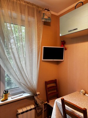 Продам трехкомнатную (3-комн.) квартиру, Черноморский б-р, 4, Москва г